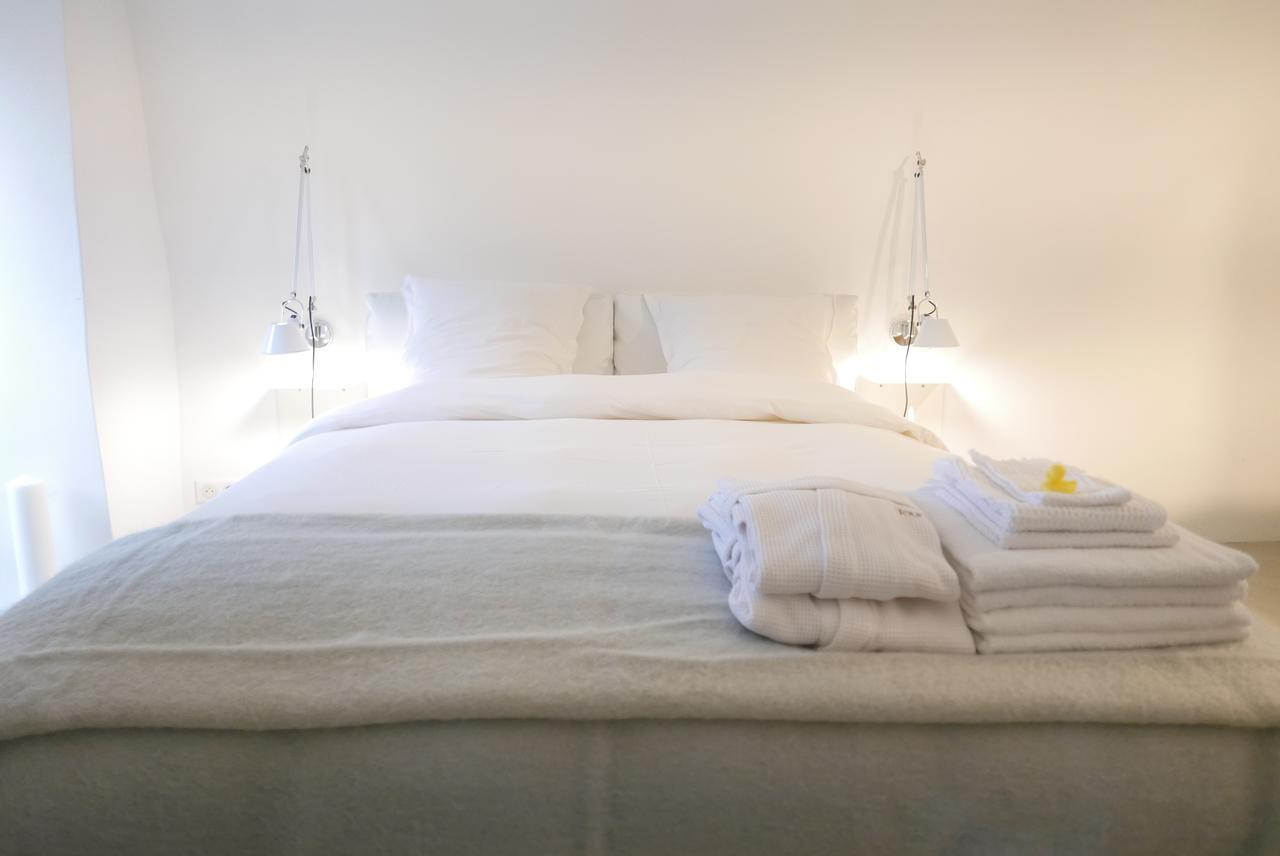 Tour Sarrazine De Montaren Bed and Breakfast Eksteriør billede