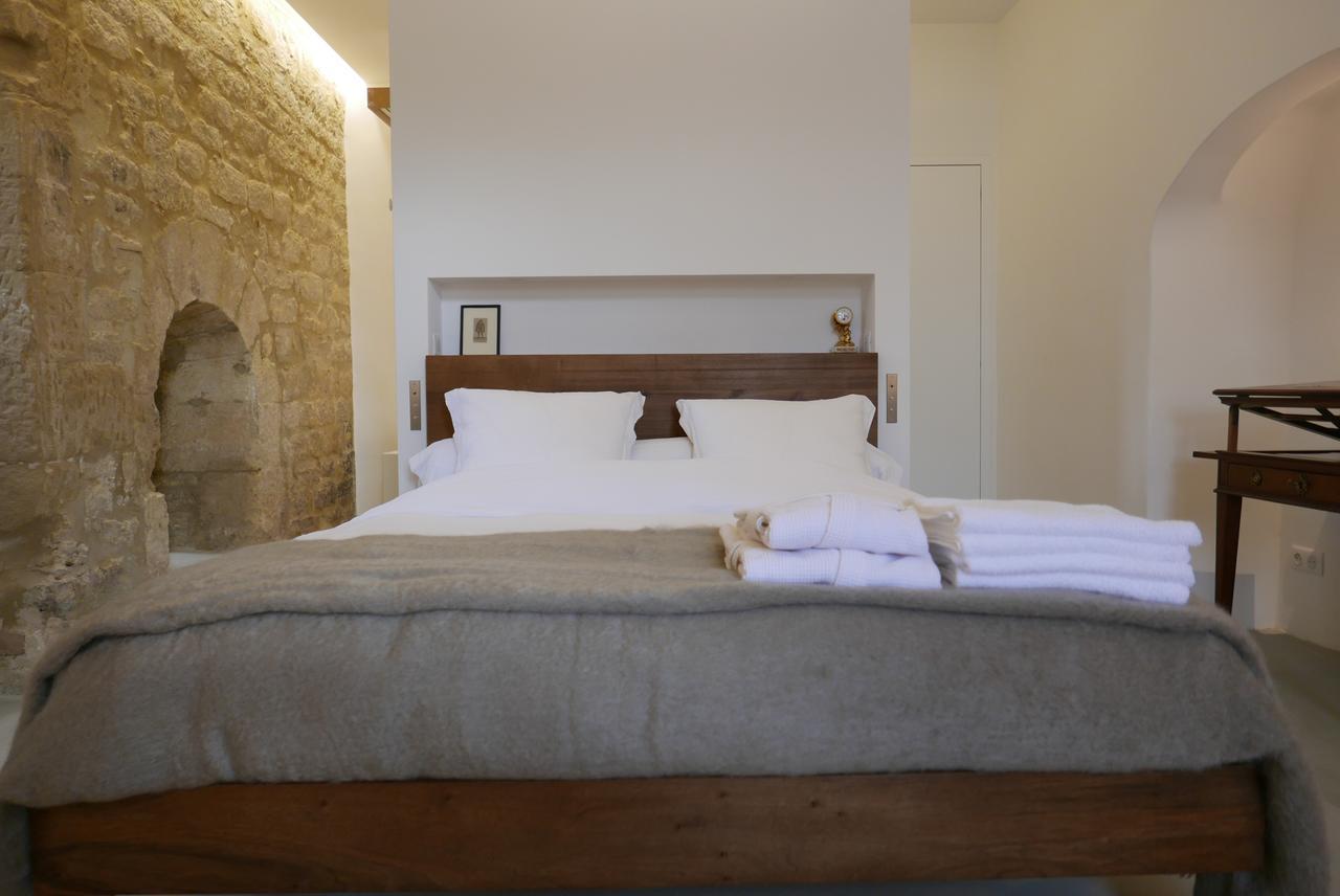Tour Sarrazine De Montaren Bed and Breakfast Eksteriør billede