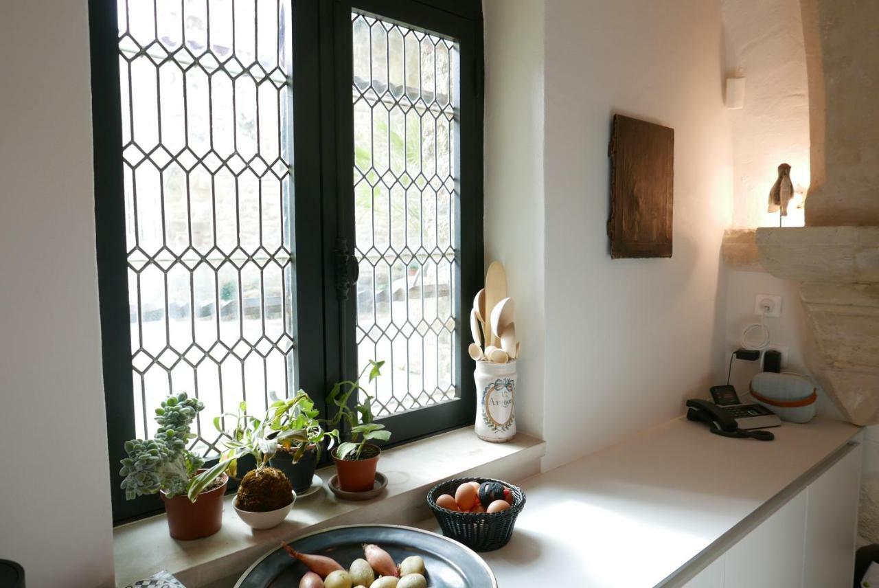 Tour Sarrazine De Montaren Bed and Breakfast Eksteriør billede